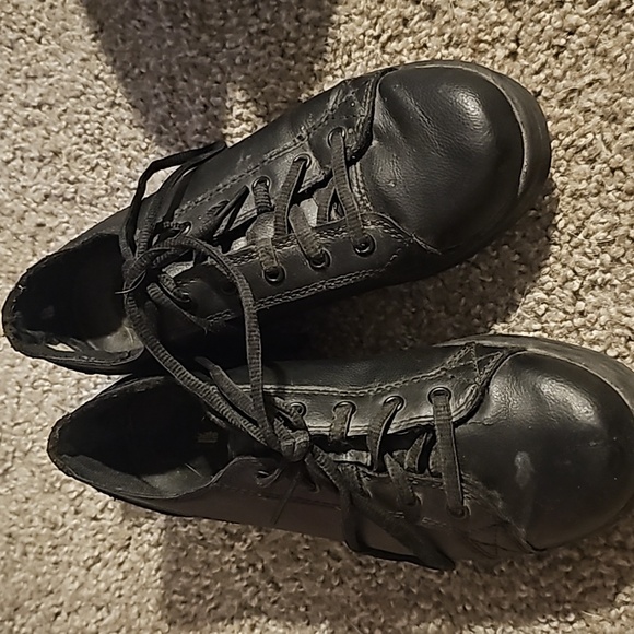 TredSafe Black Tennis Shoes - Picture 1 of 3